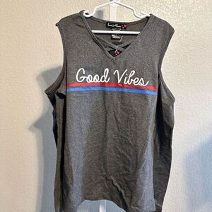 NWT Youth Girls Gray Cold Shoulder Long Sleeve Graphic Shirt Top - Size Large
